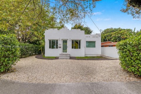 Immobilier commercial à Miami, Floride 176.24 m2 № 2080953