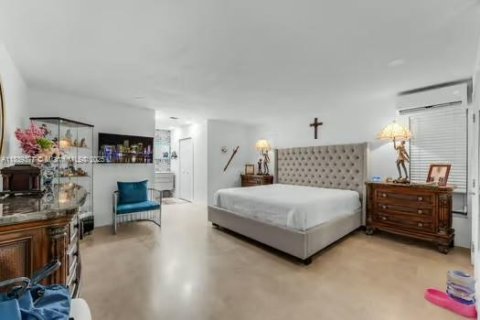Villa ou maison à vendre à Miami, Floride: 4 chambres, 220.92 m2 № 1828680 - photo 18