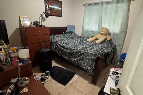 House in Miami Gardens, Florida 3 bedrooms, 212.93 sq.m. № 1758891 - photo 6