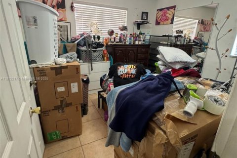 House in Miami Gardens, Florida 3 bedrooms, 212.93 sq.m. № 1758891 - photo 8