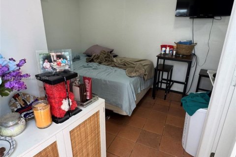 House in Miami Gardens, Florida 3 bedrooms, 212.93 sq.m. № 1758891 - photo 14