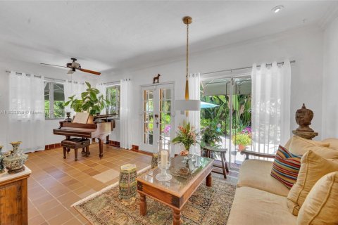 Casa en venta en Miami, Florida, 3 dormitorios, 143.07 m2 № 1787162 - foto 11