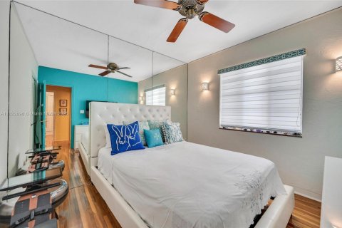 Casa en venta en Miami, Florida, 3 dormitorios, 143.07 m2 № 1787162 - foto 13