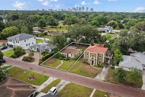 House in Tampa, Florida 5 bedrooms, 325.16 sq.m. № 1736632 - photo 3