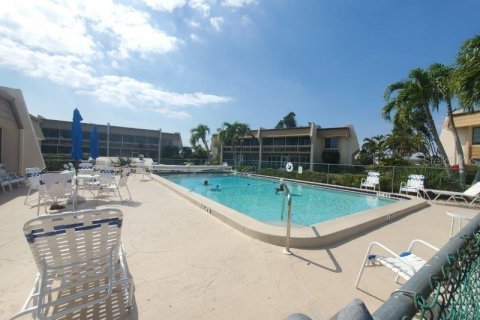 Condo in Punta Gorda, Florida, 2 bedrooms  № 1905172 - photo 3