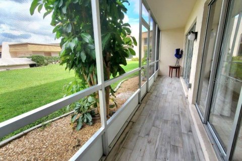 Condo in Punta Gorda, Florida, 2 bedrooms  № 1905172 - photo 5