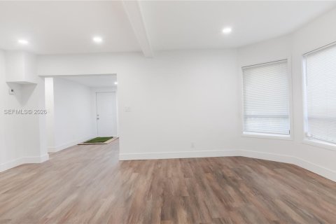 Casa en venta en Pompano Beach, Florida, 4 dormitorios, 140.1 m2 № 2002319 - foto 8