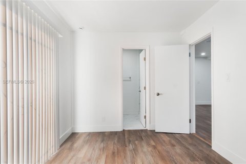 Casa en venta en Pompano Beach, Florida, 4 dormitorios, 140.1 m2 № 2002319 - foto 13