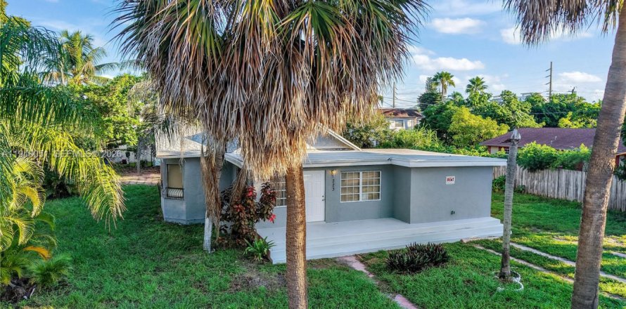 Casa en Pompano Beach, Florida 4 dormitorios, 140.1 m2 № 2002319