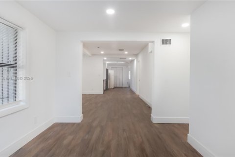 Casa en venta en Pompano Beach, Florida, 4 dormitorios, 140.1 m2 № 2002319 - foto 5