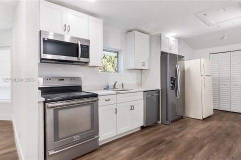 Casa en venta en Pompano Beach, Florida, 4 dormitorios, 140.1 m2 № 2002319 - foto 10