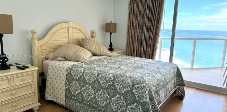 Condo à Sunny Isles Beach, Floride, 2 chambres № 1842700