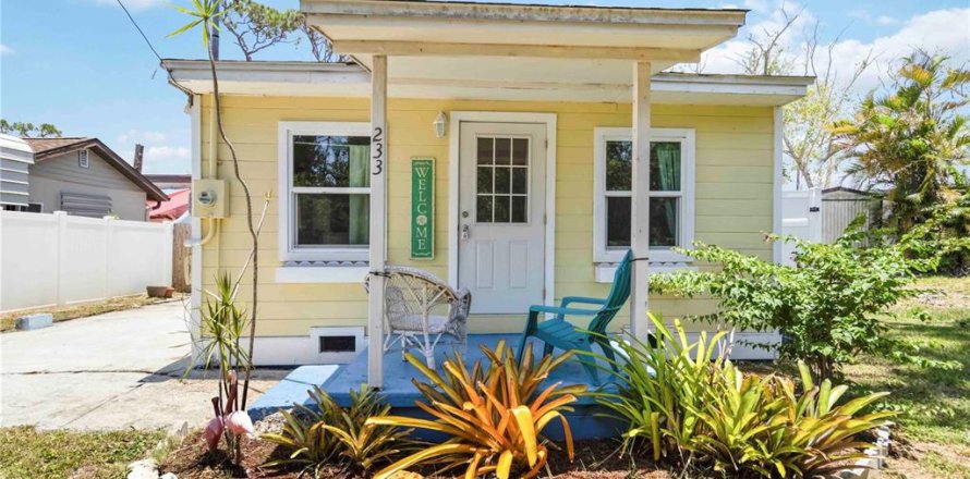 House in Englewood, Florida 1 bedroom, 37.16 sq.m. № 1759404