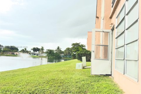 Condominio en venta en Sunrise, Florida, 2 dormitorios, 78.97 m2 № 2049452 - foto 15