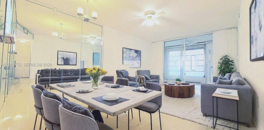 Condominio en Sunrise, Florida, 2 dormitorios  № 2049452