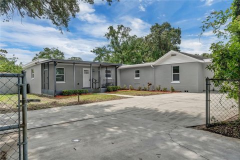 House in Orlando, Florida 3 bedrooms, 145.58 sq.m. № 1822715 - photo 2