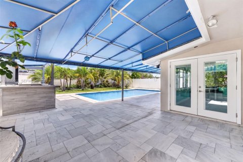 Villa ou maison à vendre à Deerfield Beach, Floride: 3 chambres, 100.71 m2 № 2252035 - photo 15