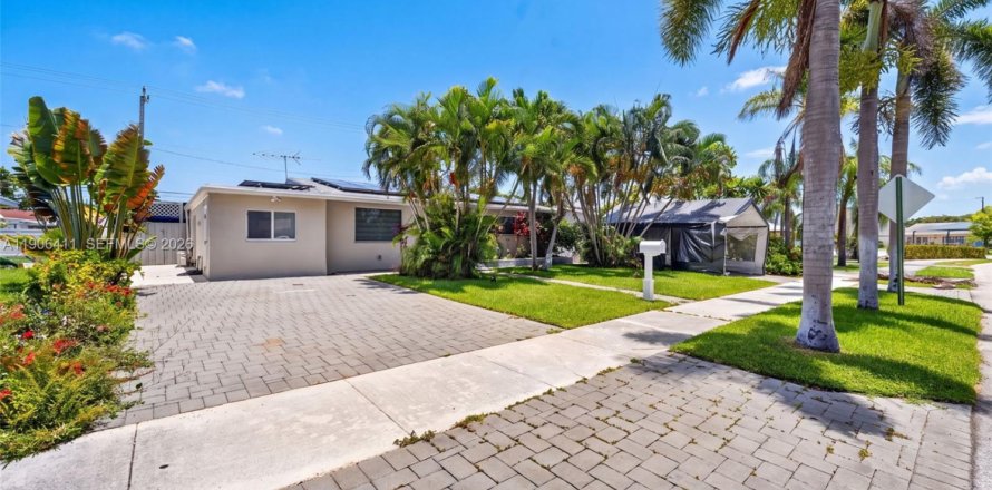 Villa ou maison à Deerfield Beach, Floride 3 chambres, 100.71 m2 № 2252035