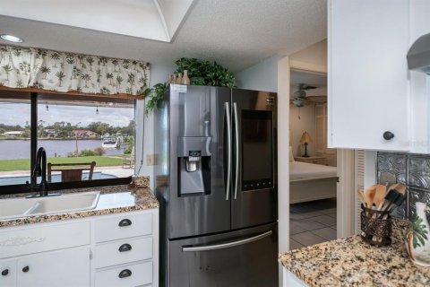 Купить виллу или дом в Порт-Шарлотт, Флорида 9 комнат, 128.3м2, № 1900815 - фото 18