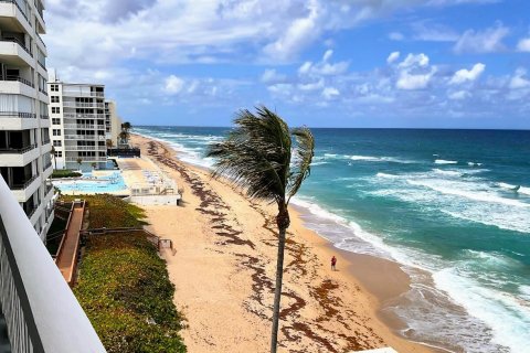 Condominio en alquiler en South Palm Beach, Florida, 2 dormitorios, 116.13 m2 № 1159803 - foto 1