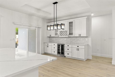 House in Spring Hill, Florida 4 bedrooms, 219.44 sq.m. № 2200040 - photo 26