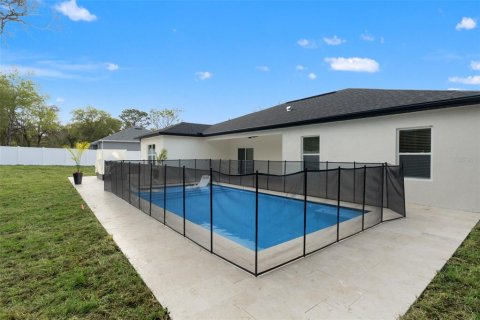 House in Spring Hill, Florida 4 bedrooms, 219.44 sq.m. № 2200040 - photo 9