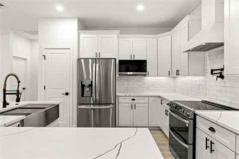 House in Spring Hill, Florida 4 bedrooms, 219.44 sq.m. № 2200040 - photo 25