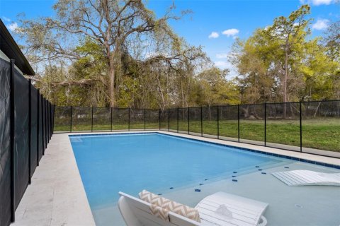 House in Spring Hill, Florida 4 bedrooms, 219.44 sq.m. № 2200040 - photo 16