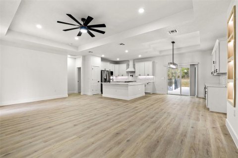 House in Spring Hill, Florida 4 bedrooms, 219.44 sq.m. № 2200040 - photo 20