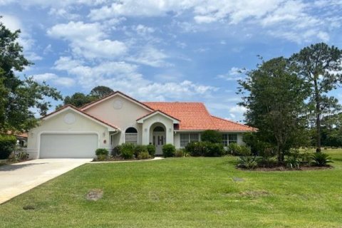 House in Palm Coast, Florida 4 bedrooms, 208.29 sq.m. № 1679401 - photo 1