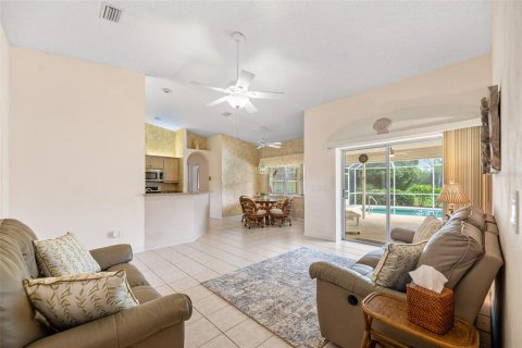House in Palm Coast, Florida 4 bedrooms, 208.29 sq.m. № 1679401 - photo 9