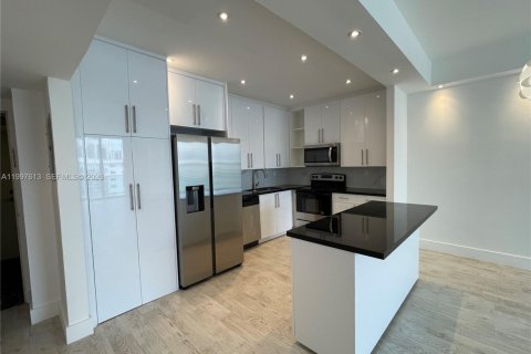 Снять в аренду кондоминиум в Санни-Айлс-Бич, Флорида 3 спальни, 142.79м2, № 2060869 - фото 24