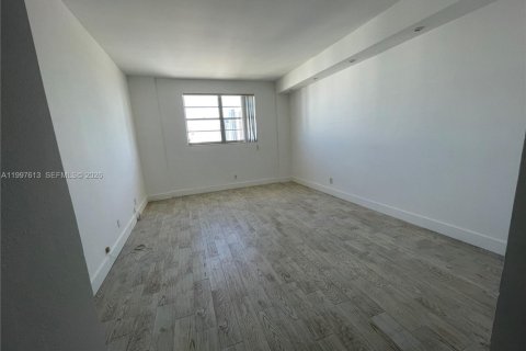 Снять в аренду кондоминиум в Санни-Айлс-Бич, Флорида 3 спальни, 142.79м2, № 2060869 - фото 8