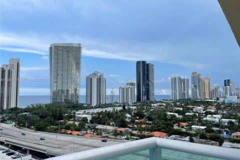Condominio en Sunny Isles Beach, Florida, 3 dormitorios  № 2060869