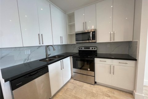 Снять в аренду кондоминиум в Санни-Айлс-Бич, Флорида 3 спальни, 142.79м2, № 2060869 - фото 5