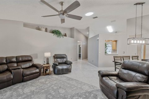 Condo in Riverview, Florida, 3 bedrooms  № 2388282 - photo 7