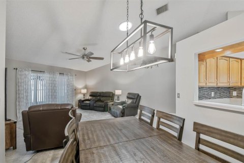 Condo in Riverview, Florida, 3 bedrooms  № 2388282 - photo 9