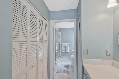 Condo in Riverview, Florida, 3 bedrooms  № 2388282 - photo 14