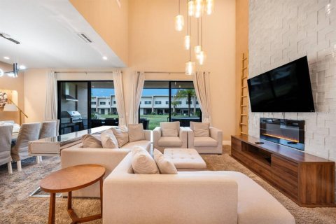 Casa en venta en Kissimmee, Florida, 3 dormitorios, 203.92 m2 № 1919018 - foto 2
