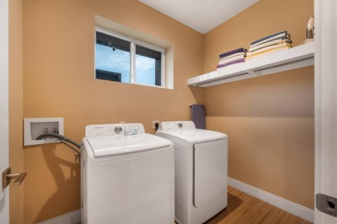 Casa en venta en Kissimmee, Florida, 3 dormitorios, 203.92 m2 № 1919018 - foto 11