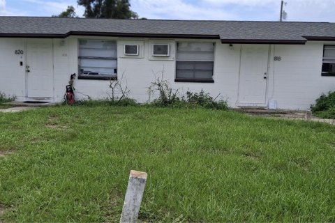 Commercial property in Fort Meade, Florida 4 bedrooms, 105.35 sq.m. № 2316621