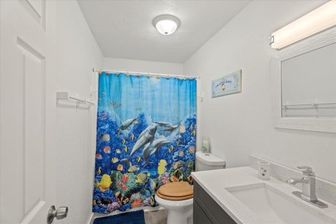 Condo in New Smyrna Beach, Florida, 1 bedroom  № 1915254 - photo 8