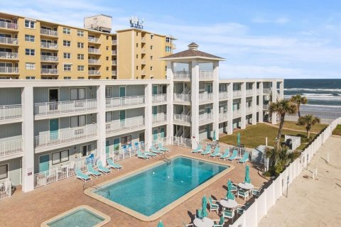 Condo in New Smyrna Beach, Florida, 1 bedroom  № 1915254 - photo 1