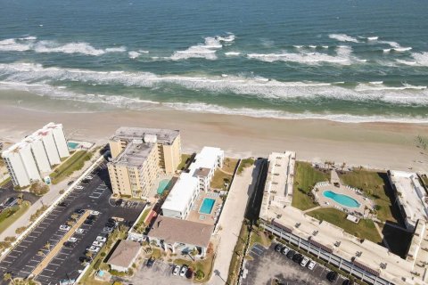 Condo in New Smyrna Beach, Florida, 1 bedroom  № 1915254 - photo 9