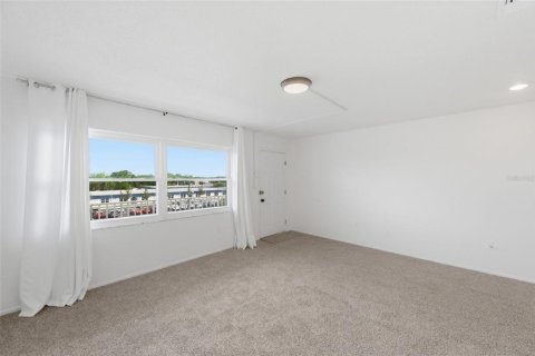 Copropriété à louer à Pinellas Park, Floride: 1 chambre, 69.68 m2 № 2113282 - photo 7