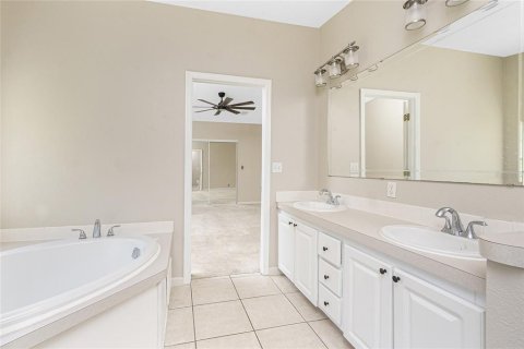 House in North Port, Florida 3 bedrooms, 169.55 sq.m. № 1830045 - photo 22