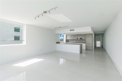 Copropriété à louer à Sunny Isles Beach, Floride: 3 chambres, 156.73 m2 № 1949131 - photo 8