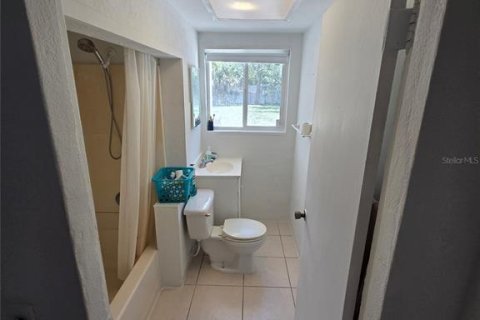 House in Saint Petersburg, Florida 3 bedrooms, 95.13 sq.m. № 2410534 - photo 8