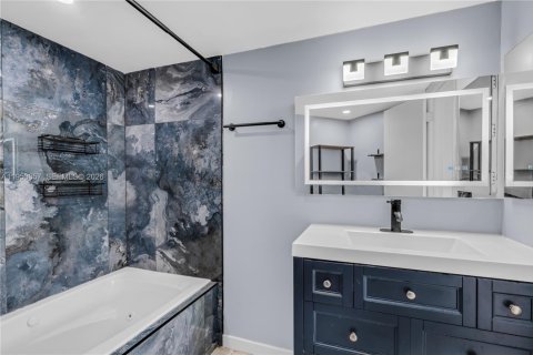 Снять в аренду кондоминиум в Майами, Флорида 2 спальни, 92.9м2, № 2008027 - фото 16