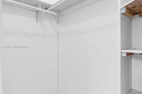 Снять в аренду кондоминиум в Майами, Флорида 2 спальни, 92.9м2, № 2008027 - фото 14